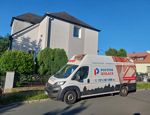 Zateplení stropu patrového rodinného domu pomocí foukané izolace